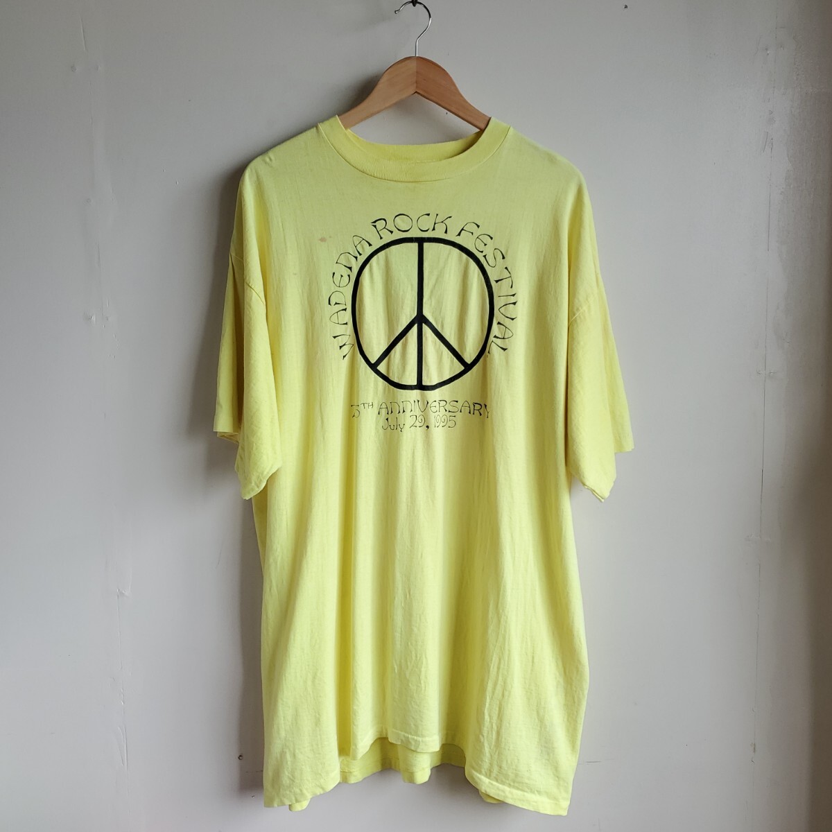 I11◆【sizeXXL】90s USA製 Jewel TONES プリントTシャツ 半袖 黄色 vintage 中古 USED 古着 1995 WADENA ROCK FESTIVAL拍卖