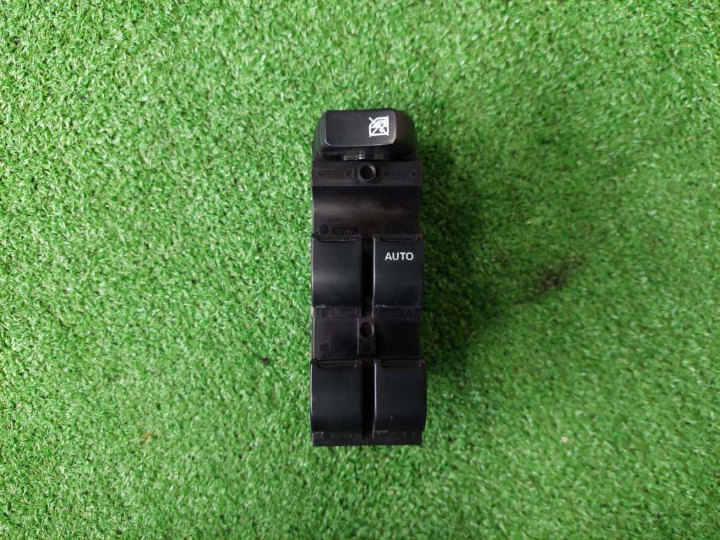 スズキアルトラパン① DBA-HE22S パワーウインドウスイッチ運転席(動作確認済)初年度登録:平成21年拍卖