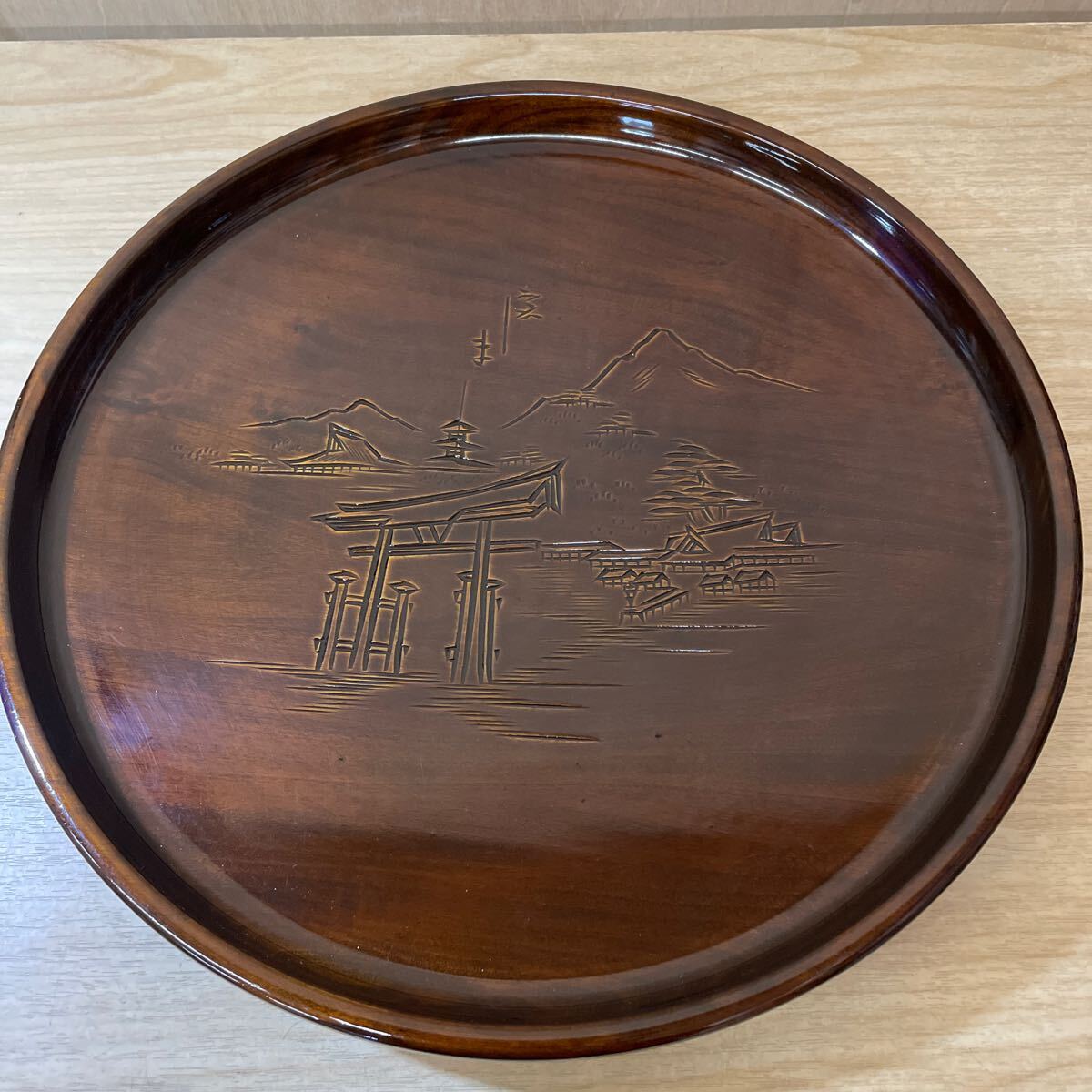 丸盆 お盆 漆器 くりぬき盆 木製 直径 約32cm 高さ 約3cm拍卖