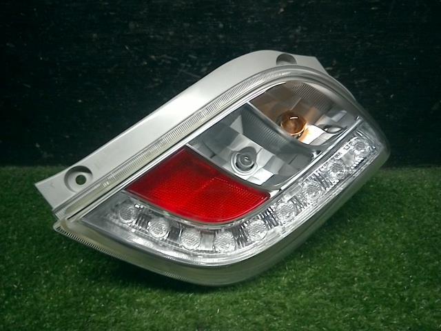 ☆ミライース イース LA300S 右テールランプ LED トーカイデンソー 20511 81550-B2600 新品未使用品♪拍卖