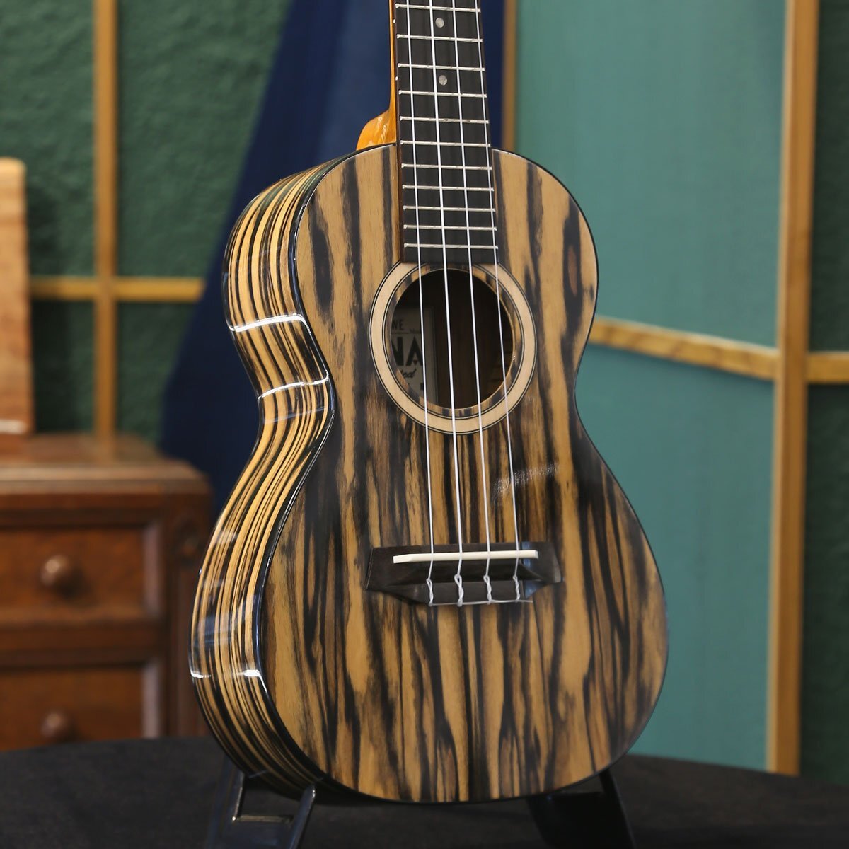 送料無料 オハナウクレレ Ohana Ukuleles CK-150BWE, Black and White Ebony Concert コンサートウクレレ 安心の検品調整済出荷拍卖