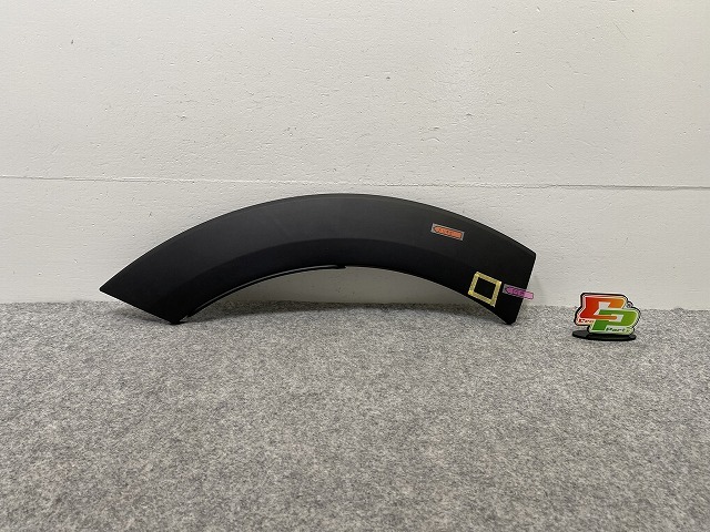 新品!ミニ クラブマン(F54) 右 リア フェンダーアーチモール/オーバーフェンダー 114129-10 51777401058 素地 MINI(141646)拍卖