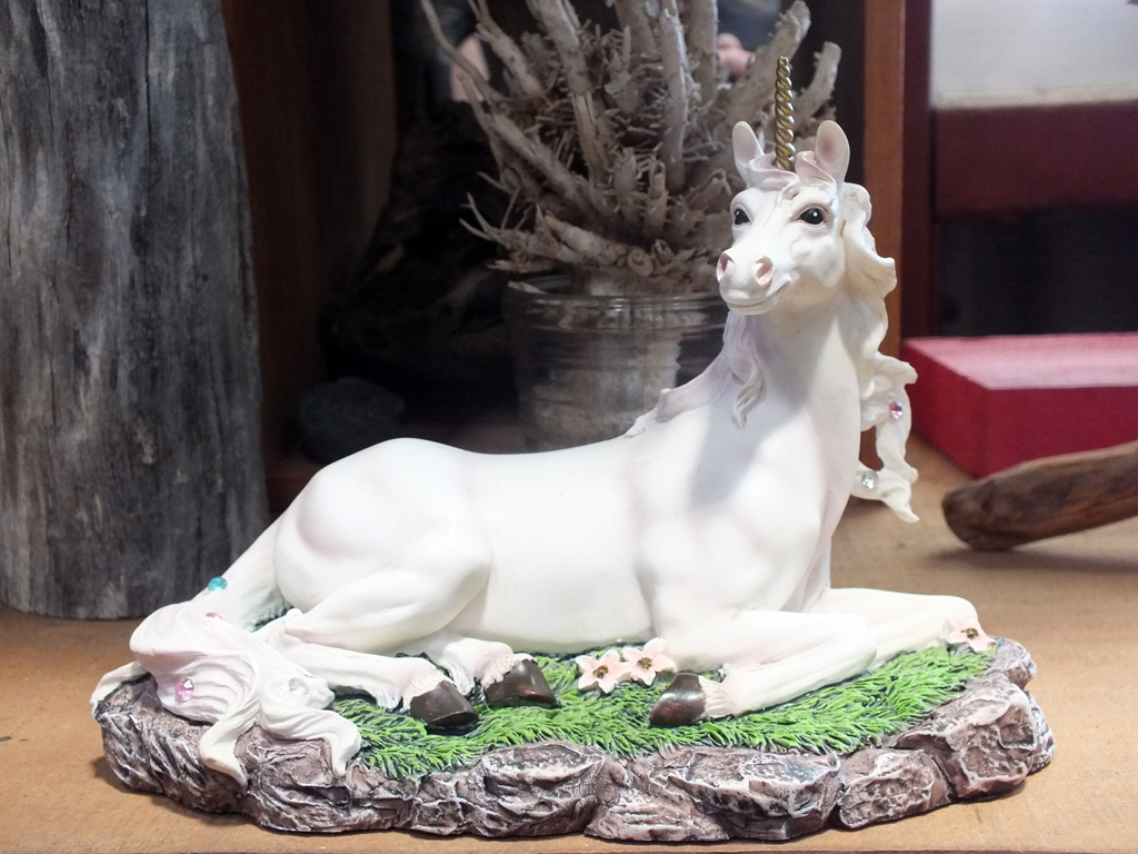 ユニコーン像/ホワイトユニコーン像/ユニコーンスタチュー/ユニコーンフィギュア/ファンタジーフィギュア/ Unicorn Statue With拍卖