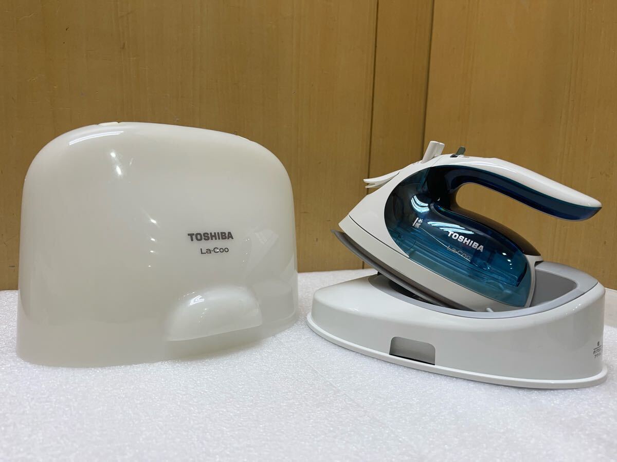 RE4835 東芝 コードレススチームアイロンTA-FV410 通電確認済み 現状品 0524拍卖