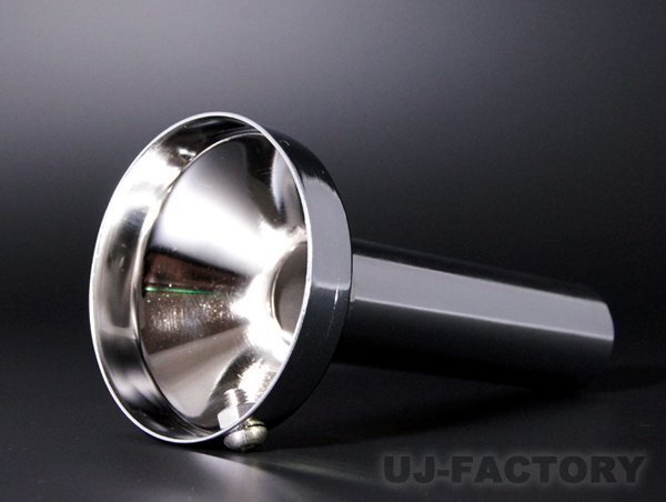 【即納!激安・消音】スチール メッキ・インナーサイレンサー★80φ(製品サイズ/出口外径:77mmx全長:147mmxパイプ径:32mm)拍卖