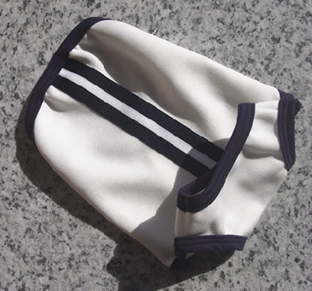 犬服Q55-M■Mサイズ■トイプードル等小型犬用オフホワイト色トレーナーTシャツ*紺2本ラインハンドメイド拍卖