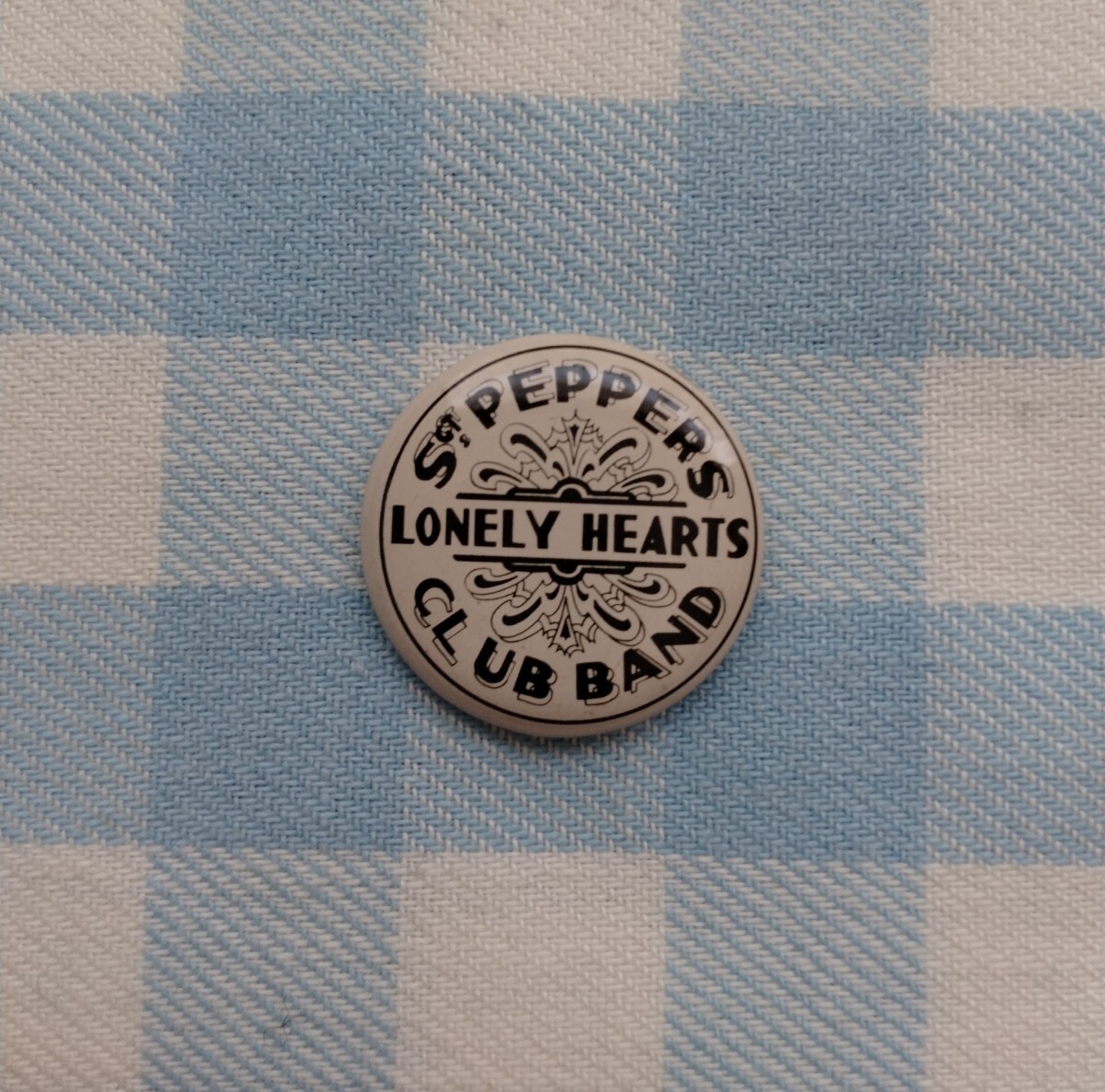 激レア、貴重&入手困難メモリアル・グッズ BEATLES【缶バッヂ】 (SGT PEPPER’S LONELY HEARTS CLUB BAND )1980年製:新品&未使用拍卖