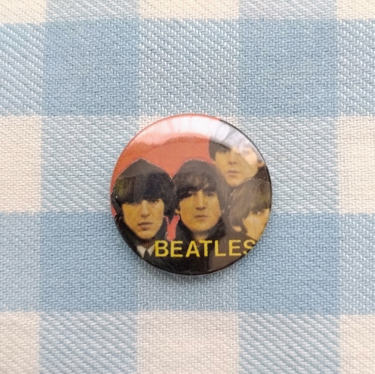 激レア、貴重&入手困難メモリアル・グッズ (BEATLES・ALBUM JACKET 缶バッヂ:FOR SALE Photo Session)1980年製:新品&未使用拍卖