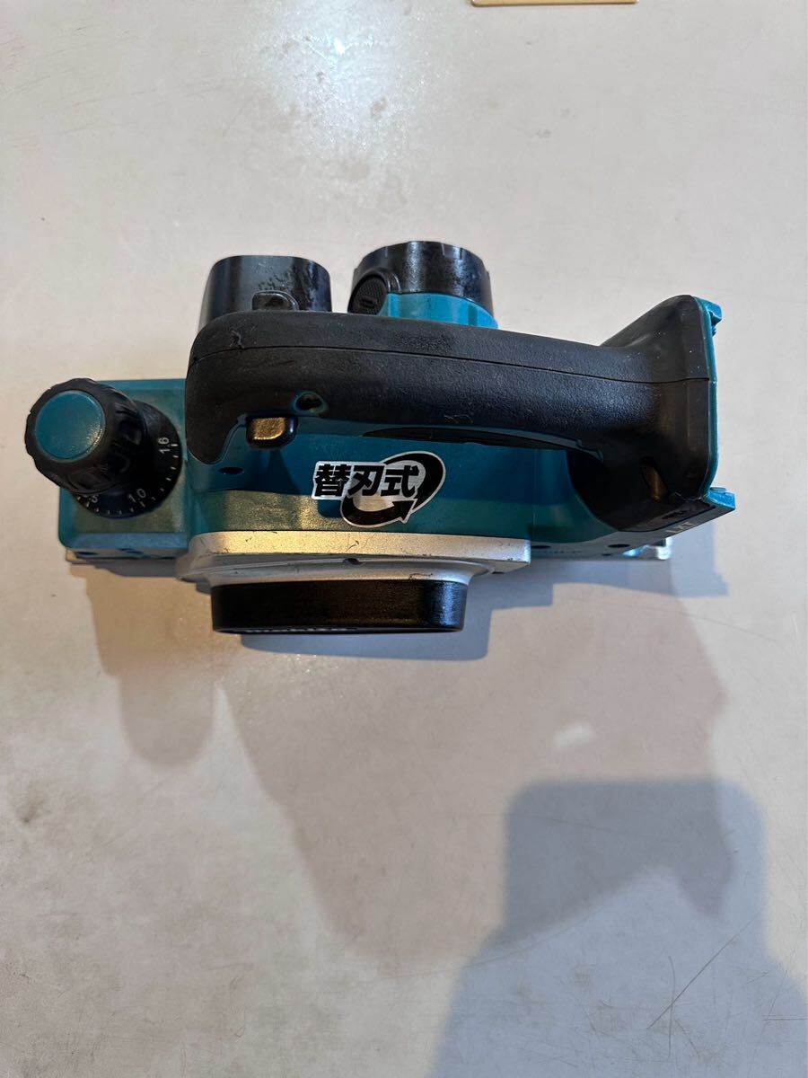 【中古現状品】MAKITA マキタ KP140D 82㎜ 14.4V充電式カンナ 本体のみ、バッテリー無し ジャンク品拍卖