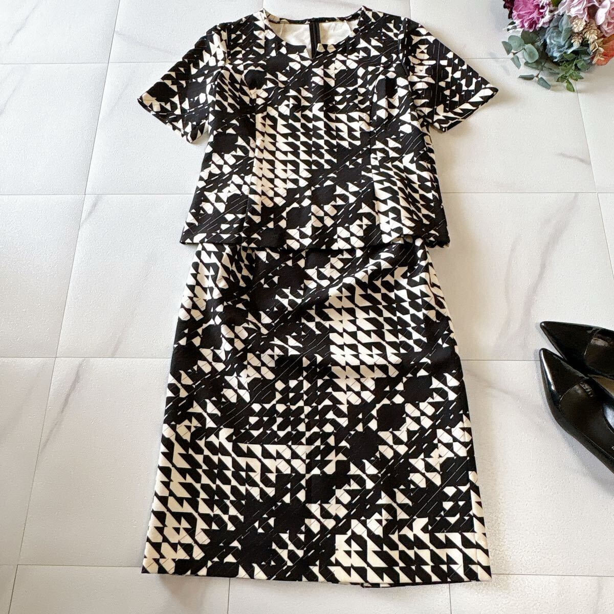 lelian レリアン 半袖カットソーandスカート 膝丈スカートセットアップ白黒モノトーン ストレッチ イタリア素材 イタリア生地 Erica拍卖