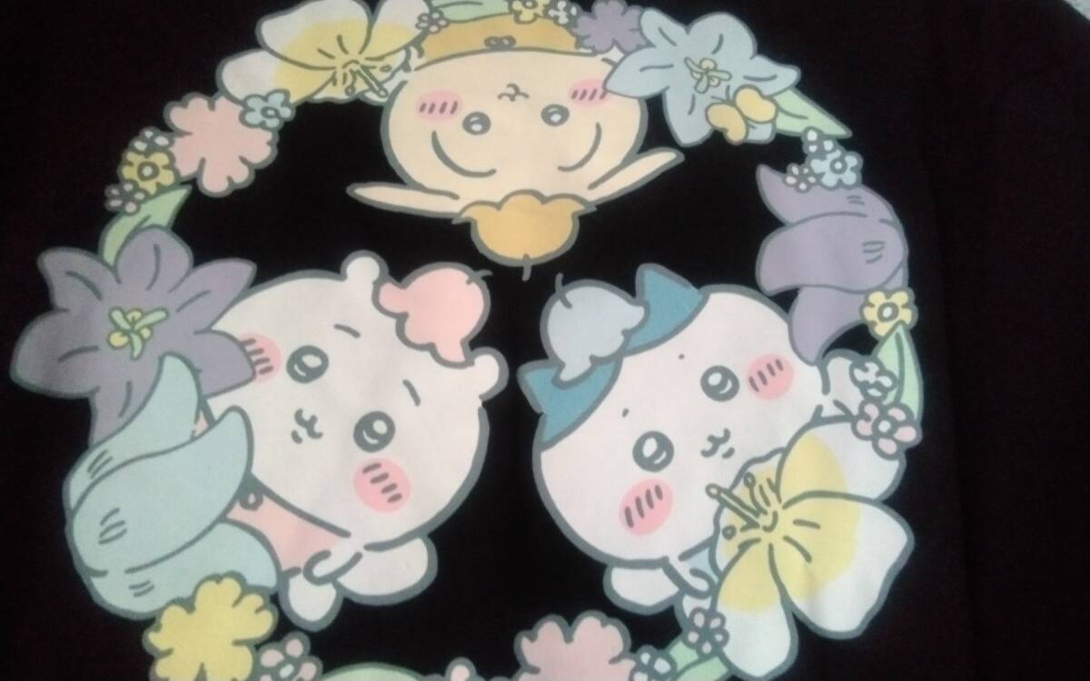 ☆レディース☆ちいかわ☆可愛い!胸元にロゴ刺繍入り♪ちいかわお友達サークルお花イラスト入り黒色半袖Tシャツです(o^―^o)サイズL☆拍卖