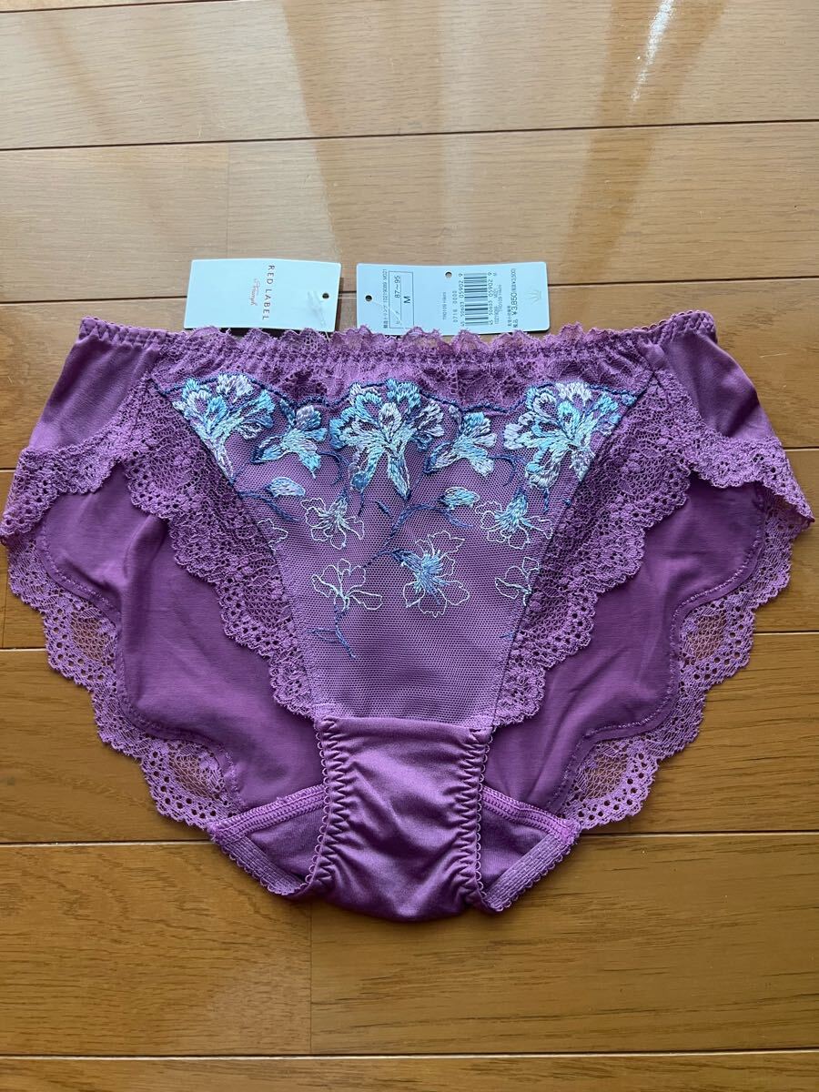 triumph トリンプ TR0109Hikiniプレミアムレッドレーベル レギュラーショーツ パープル色 新品未使用です。サイズM拍卖