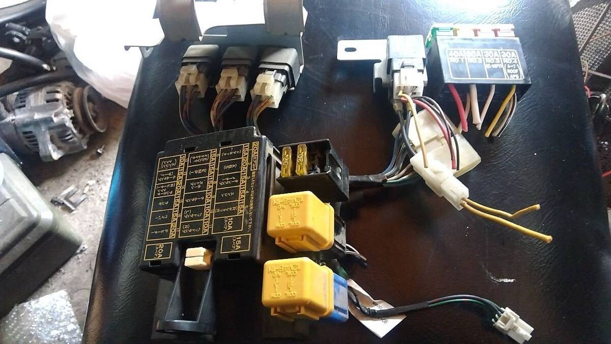 スバル ドミンゴ FA8 室内ヒューズボックス リレー 電装拍卖