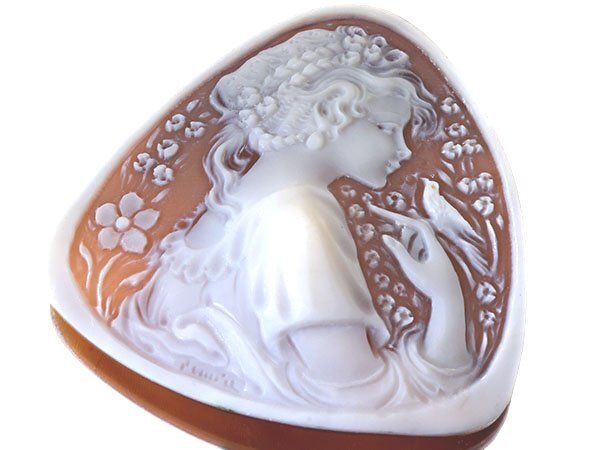 【ジュエリー極】ラファエレ・ペルニーチェ作 綺麗な女性と小鳥と花の彫刻 高級シェルカメオルース 55.8mm×54.9mm w5249v【送料無料】拍卖