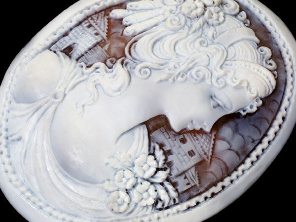 【ジュエリー極】GIULY刻印有り 作家品 希少な超大判シェルカメオルース 100.5mm×79.5mm h7397il【送料無料】拍卖