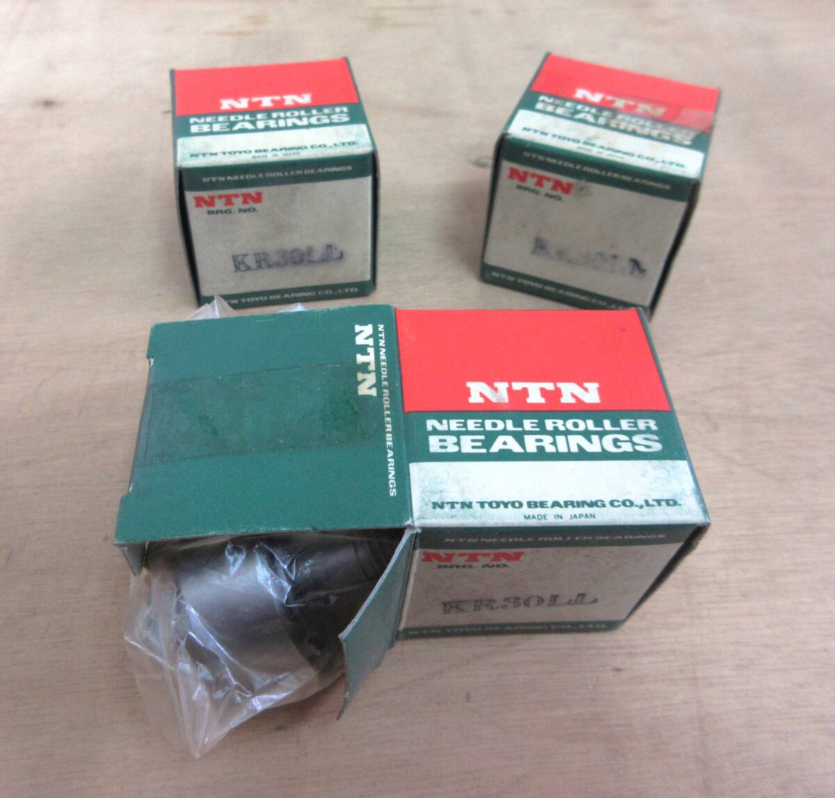 現品限り未使用品在庫処分 NTNベアリング カムフォロア KR30LL 3個組拍卖