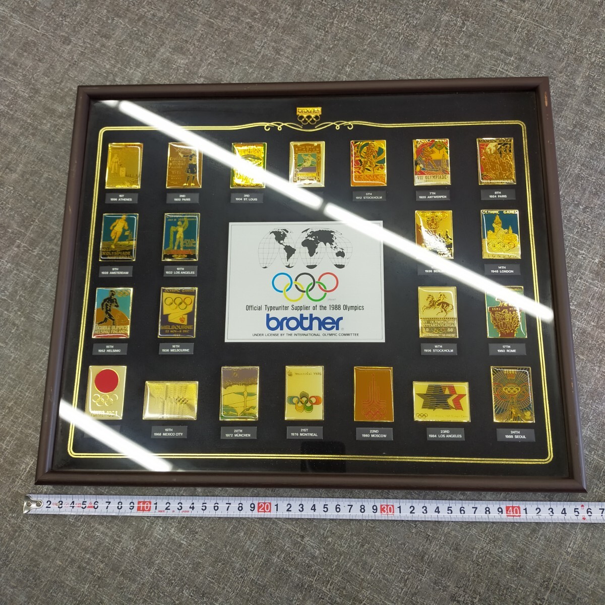 す2945 バッジ ブラザー 歴代オリンピック コレクション 1896年~1988年 22枚 額装 brother バッヂ拍卖