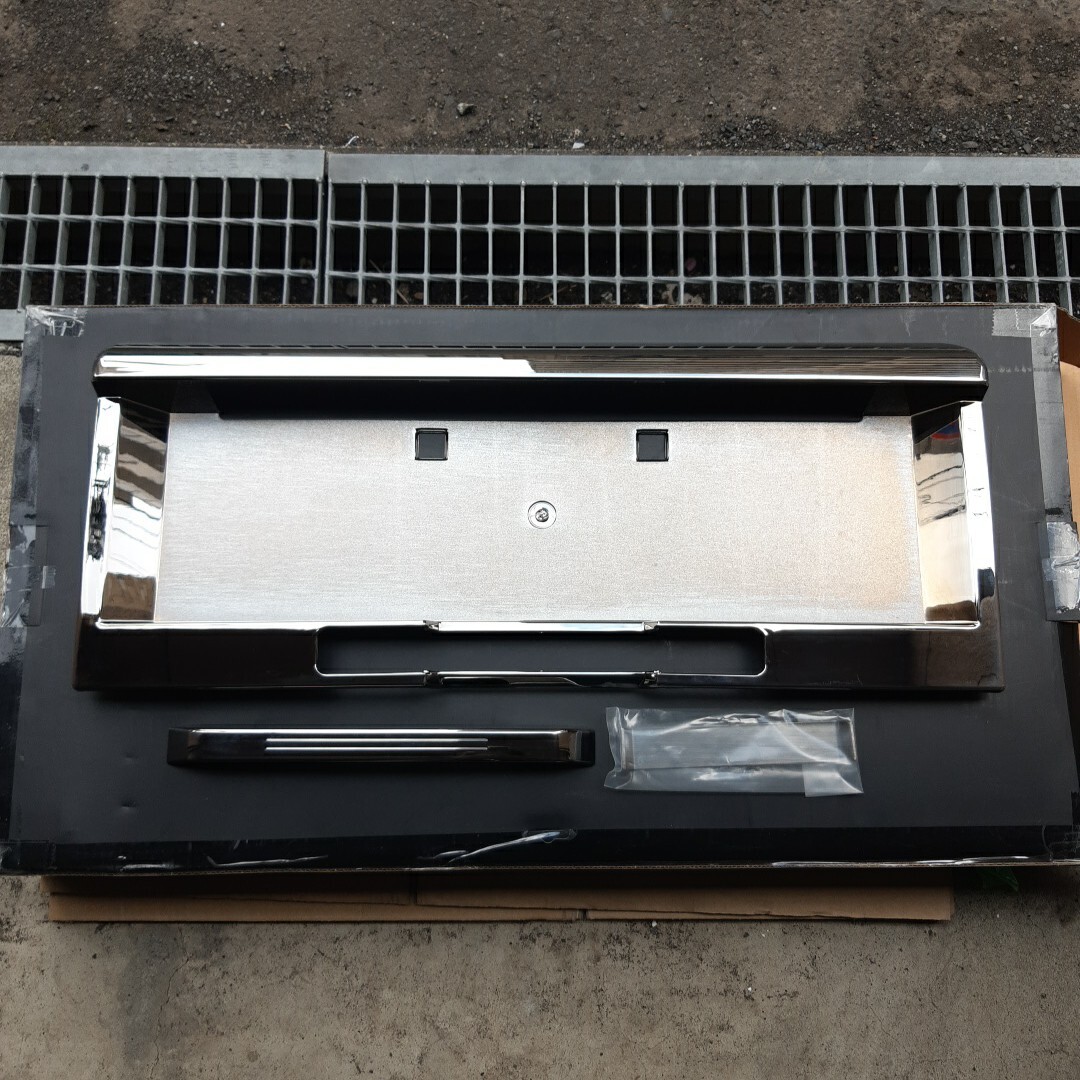 ハマー H2 リアナンバーフレーム ブラッククローム拍卖