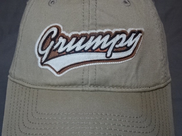 激レア USA購入【DISNYLAND RESORT】 ディズニー キャラクター【白雪姫と7人の小人】【GRUMPY】グランピー ロゴ刺繍入りキャップ 中古良品拍卖