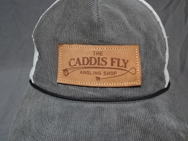 激レア USA購入 アメリカ企業モノ オレゴン州 フライフィッシング店舗【CADDIS FLY ANGLING SHOP】 ロゴマーク付 メッシュキャップ 中古品拍卖