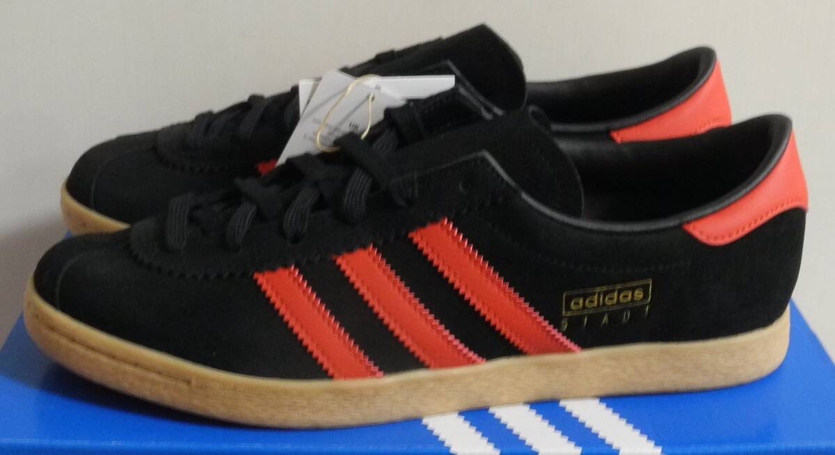 新品 STADT 2024年製 JP27.5cm JI1885 黒×赤 adidas 地名モデル city collection拍卖