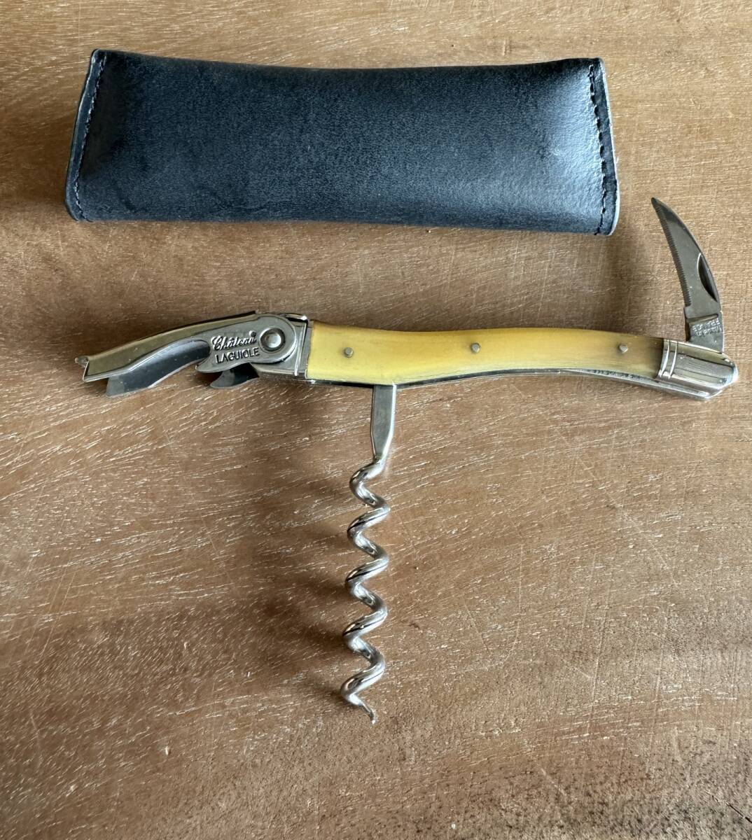 美品 Laguiole シャトー ラギオール ソムリエナイフ ワインオープナー 水牛の角 レザーケース付き拍卖