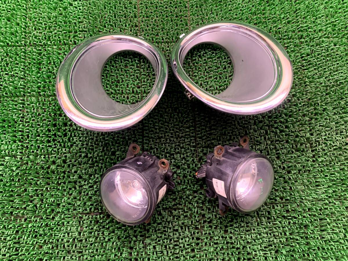 ●即決値段● 日産 エルグランド ME51/MNE51/E51/NE51 フォグランプ 左右 フォグライト メッキ カバー 付 ベゼルカバー拍卖