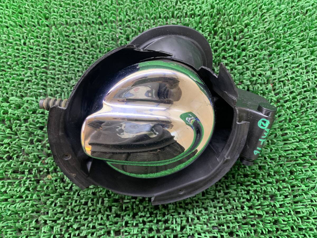 ●即決値段● BMW MINI ミニ MF16 ML16 R56 R55 フューエルリッド 給油口 蓋 フューエルキャップ カバー SU16 SV16 ZF16拍卖