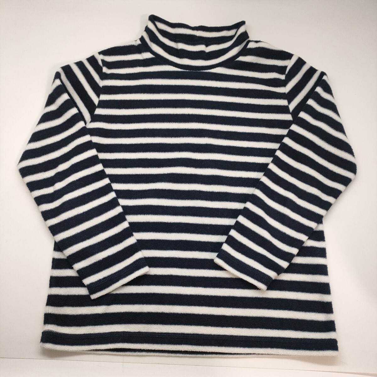 130サイズ UNIQLO フワフワ カットソー ボーダー ハイネック ネームなし ブラック ホワイト 暖かい 秋冬拍卖