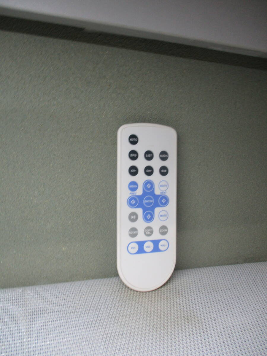 RAPHAIE ラファイエ 7型 防滴ワンセグ液晶テレビ LDW7V-SG リモコン拍卖