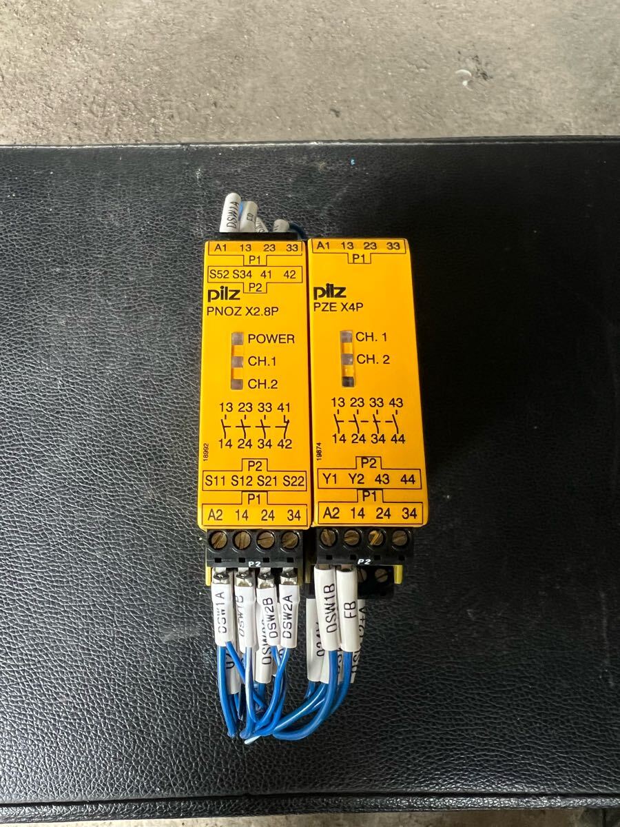 Pilz ピルツ セーフティリレーPNOZ X2.8P/ 接点増設ユニット PZE X4P拍卖