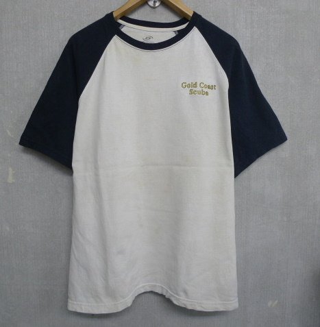 ◆アメリカ USA 古着 SIMPLY FOR SPILITS Gold Coast Scuba 刺繍 ロゴ ラグラン Tシャツ サイズM スキューバ拍卖