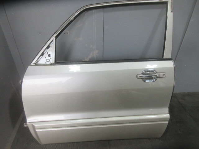 ★①R7G9355 V65W パジェロ 純正左フロントドア 修理やストック等に拍卖