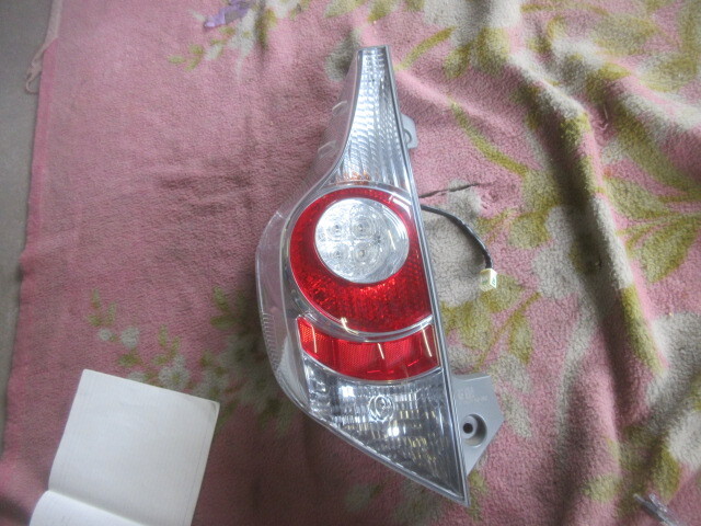 ★②R7G9502 NHP10 アクア 純正左テール 前期 磨き済み スタンレー52-252 修理やストック等に拍卖