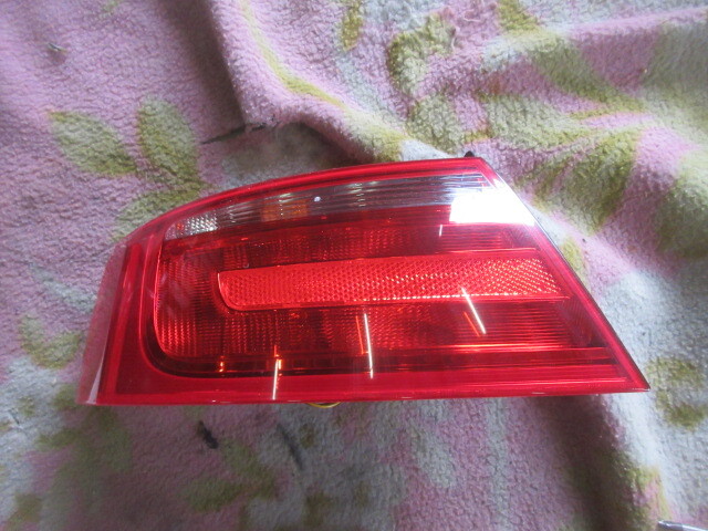 ★①R7G9505 アウディA5 純正左テール 8TCDNF 修理やストック等に拍卖