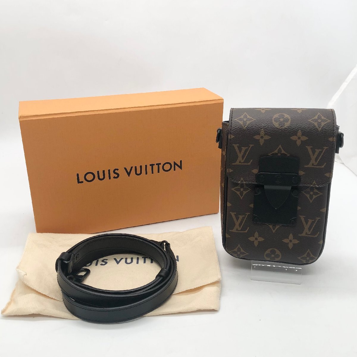 ◎N869 Louis Vuitton ルイ・ヴィトン モノグラム Sロック ヴェルティカル ウェアラブル ウォレット M81522 箱付き ショルダー(ma)拍卖