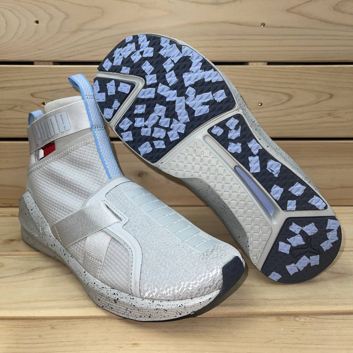 プーマ フィアース ストラップ テレーン 23.5cm 税込定価13200円 グレー PUMA FIERCE STRAP TERRAIN フィットネス トレーニング ②拍卖