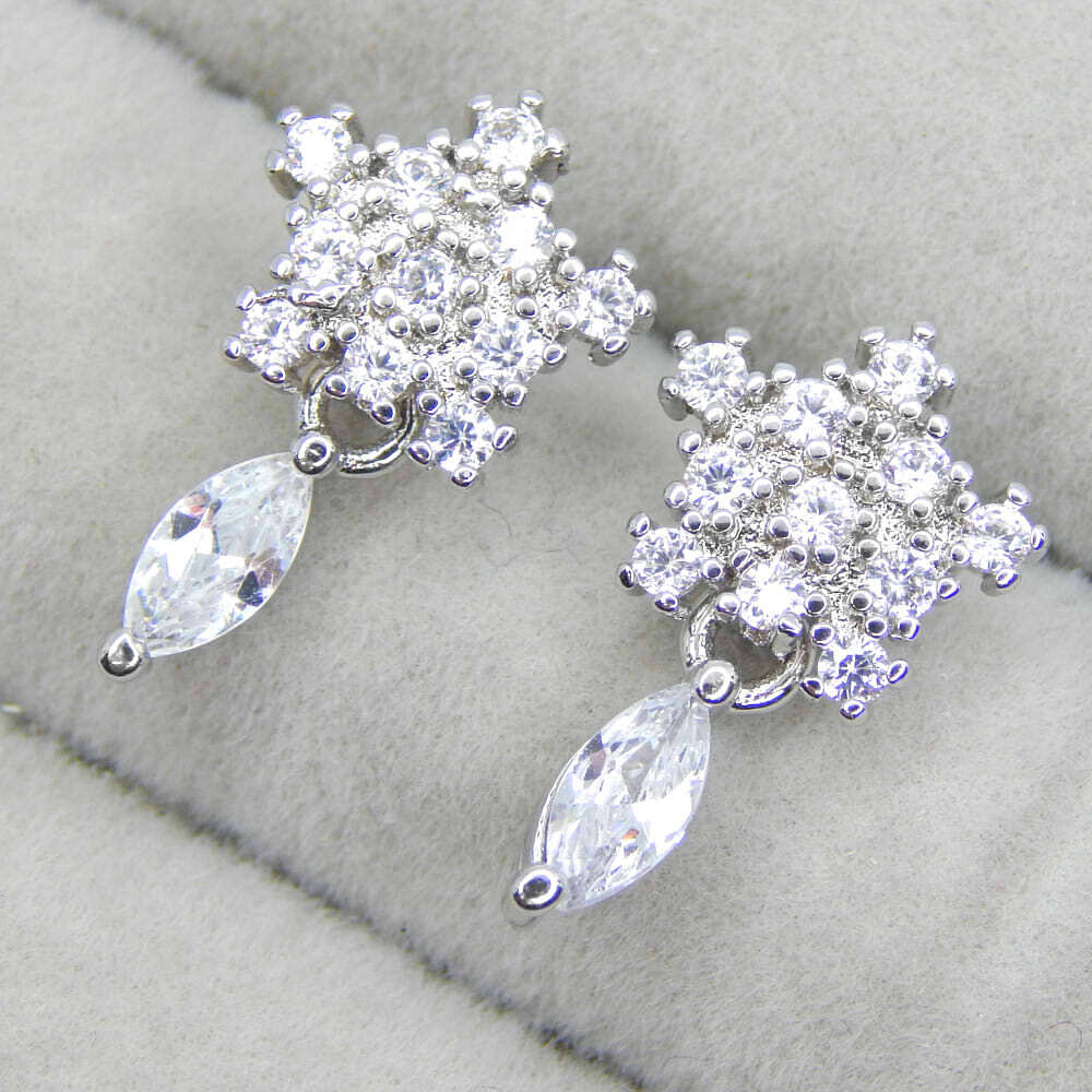残り1点★新品★送料無料 雪の結晶 CZダイヤモンドピアス レディースアクセサリー 極上の逸品 ジルコニア プラチナ仕上 シルバー925 限定拍卖
