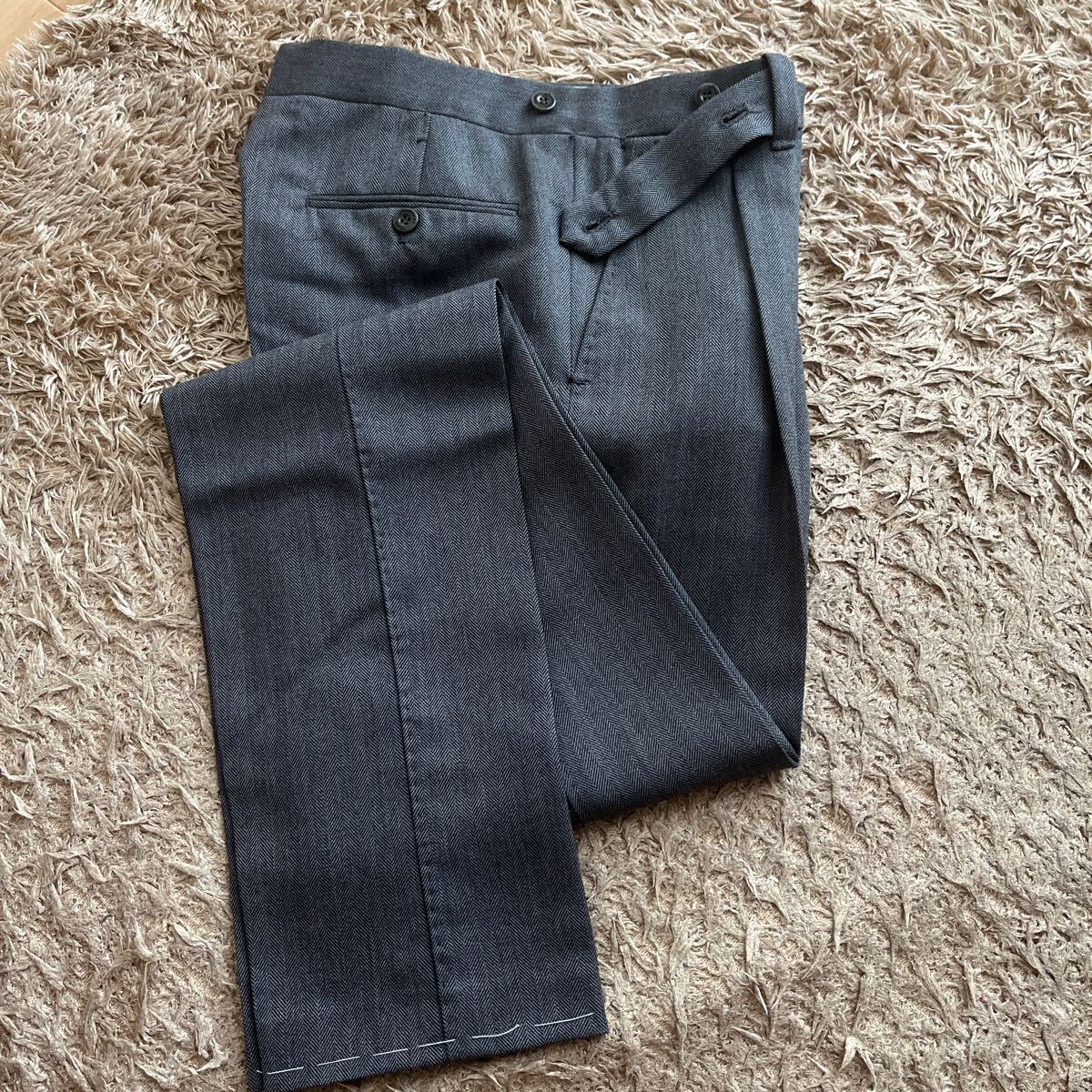 未使用 ambrosi アンブロージ 1プリーツ 秋冬 スラックス 46 ベルトレス ナポリ ヘリンボーン ミディアムグレー スラックス ハンドメイド拍卖