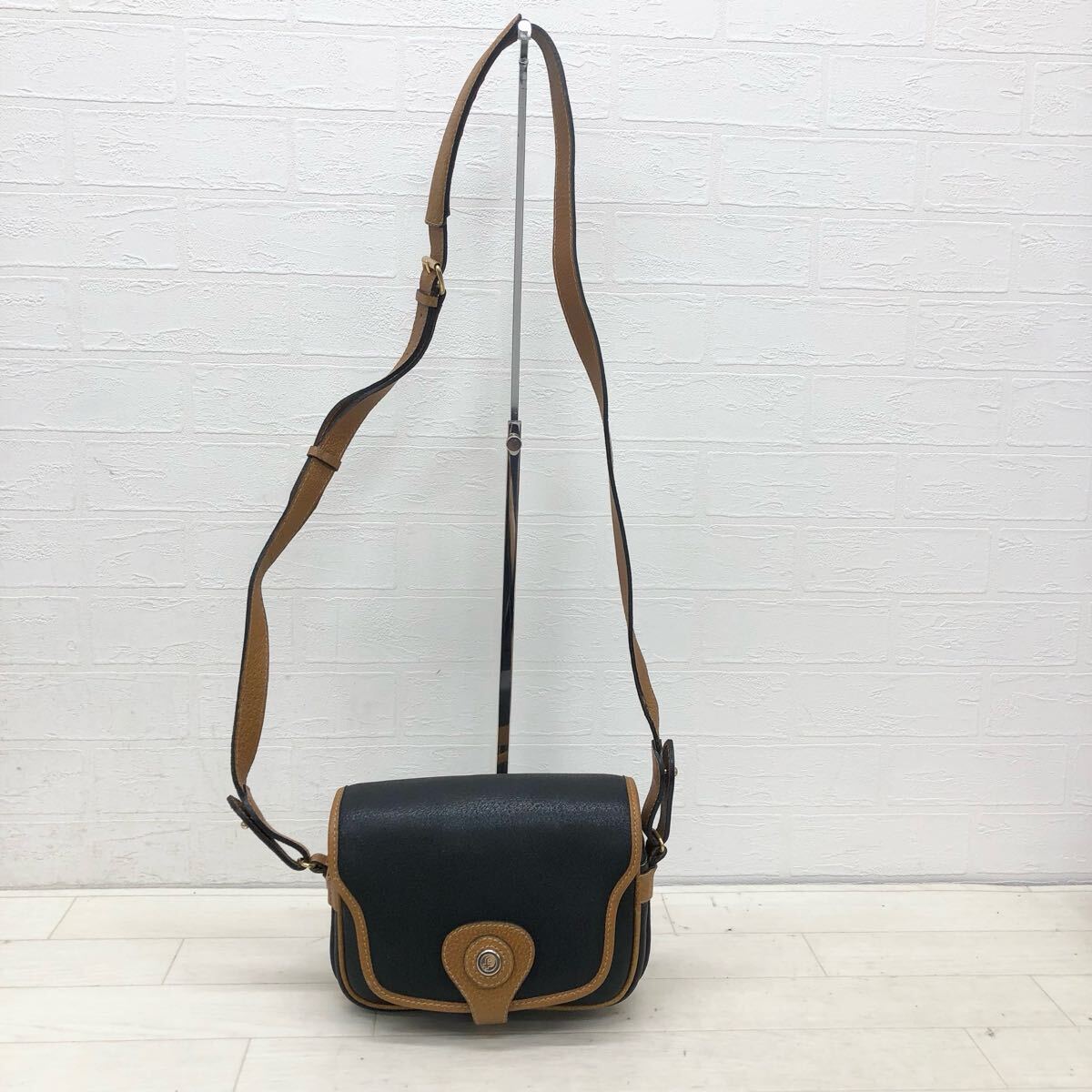 1763〓 FONTANA DI TREBBIA フォンタナディトレビア ショルダーバッグ レディース ブラック ブラウン 鞄 肩掛け鞄 斜め掛け レザーバッグ拍卖
