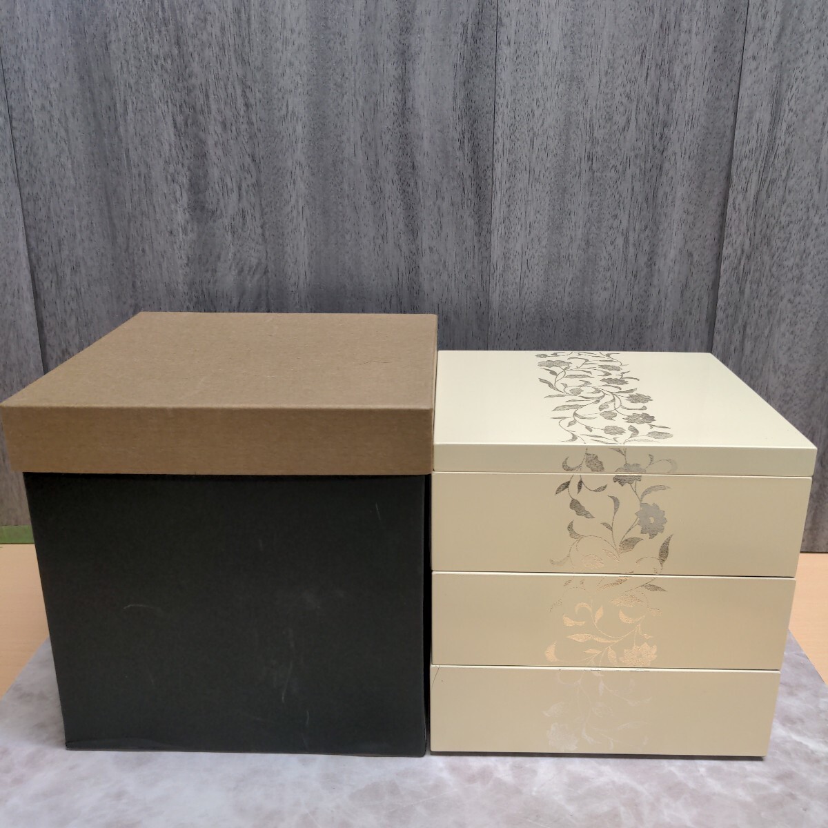 y051311s J-kitchens お重箱 アールデコ 5.5寸三段重箱 ホワイト 16.5cm 日本製 ★訳あり拍卖