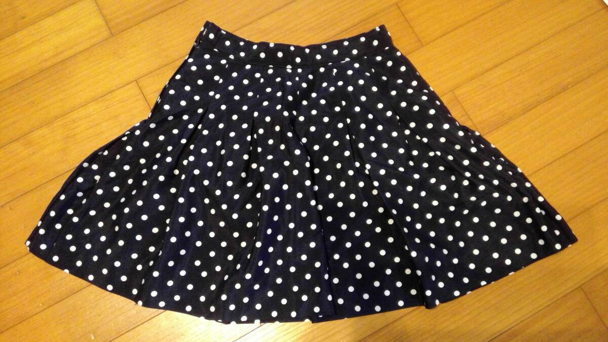 Pom Ponette ポンポネット フレアースカート サイズ:LL(165)黒に水玉模様拍卖