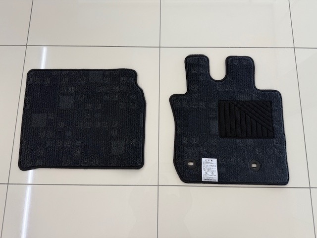 新車外し(回送時のみ使用) 日野自動車純正 リエッセⅡ 運転席・助手席フロアマット GDB70用 コースターOEM #中村特殊自動車拍卖
