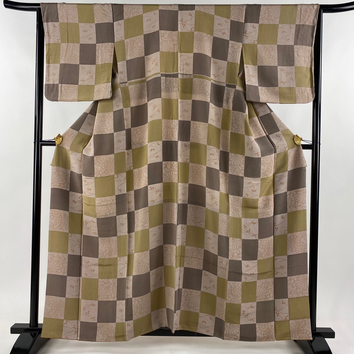 小紋 身丈159.5cm 裄丈64.5cm M 袷 市松 檜扇 縮緬 小豆色 正絹 秀品 【中古】拍卖