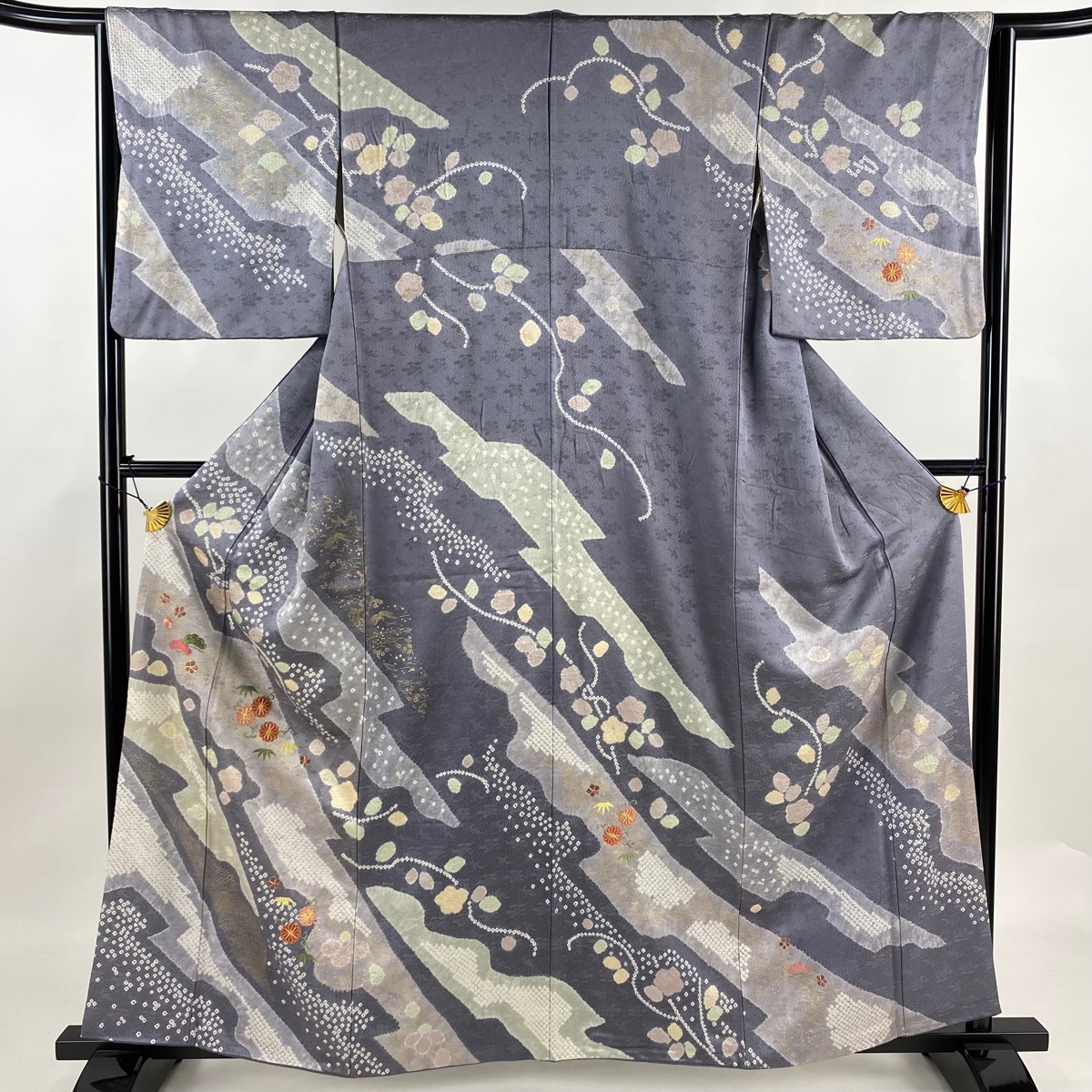 【在庫一掃】 訪問着 身丈162cm 裄丈63cm S 袷 松竹梅 菊 金糸 刺繍 薄紫 正絹 名品 【中古】拍卖