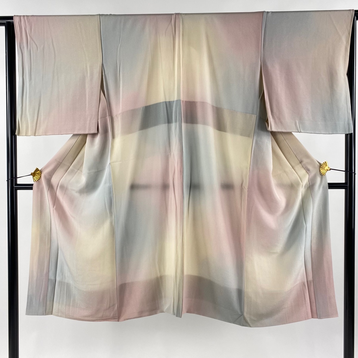 長襦袢 身丈120cm 裄丈65cm M 縦縞 銀糸 ぼかし 薄ピンク 正絹 秀品 【中古】拍卖