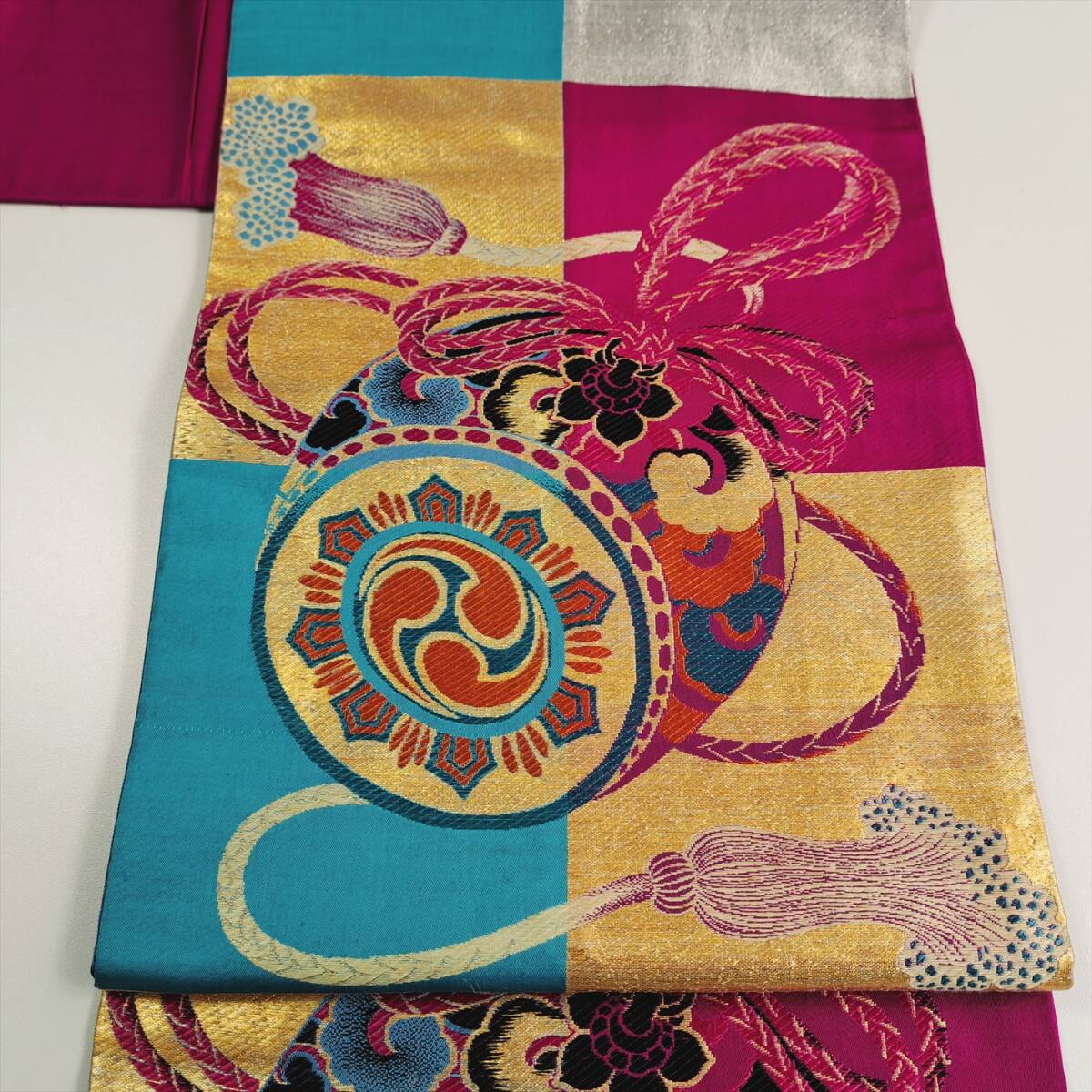 即決■着物の越田■幅30長さ331 正絹 アンティーク名古屋帯 名古屋仕立て 器物文様 市松文様 カラフル お太鼓柄 金糸 銀糸 ■へ04J10拍卖