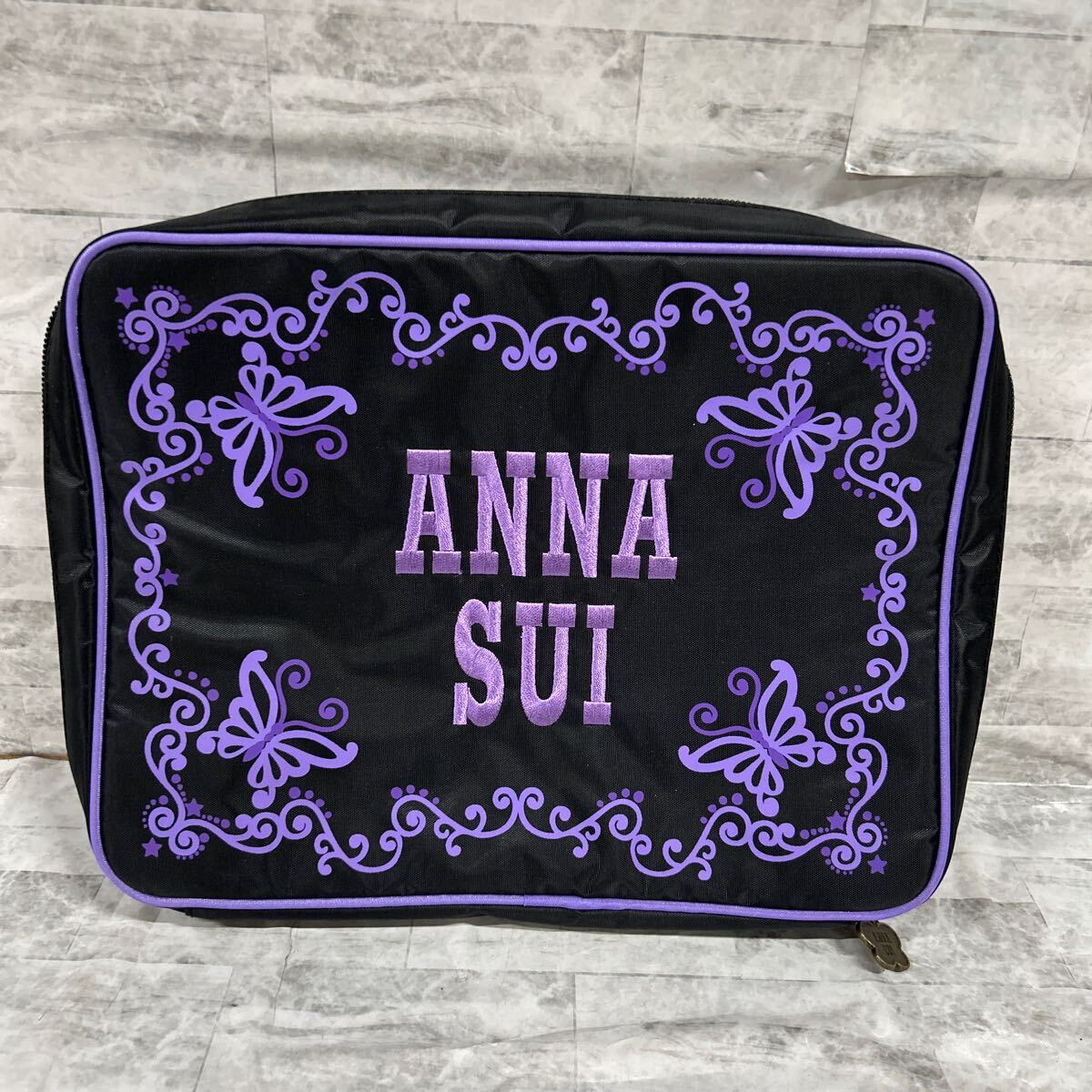 SKAM-1150 ▲ ポーチ 小物入れ ANNA SUI アナスイ パープル マルチケース ロゴ刺繍 ブラック調 保管品拍卖