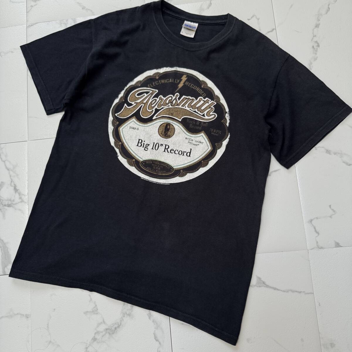 GILDAN ギルダン AEROSMITH エアロスミス Big 10 Inch Recod バンドTシャツ バンT ロック ロックT ブラック M 古着 VINTAGE 希少 レア 拍卖