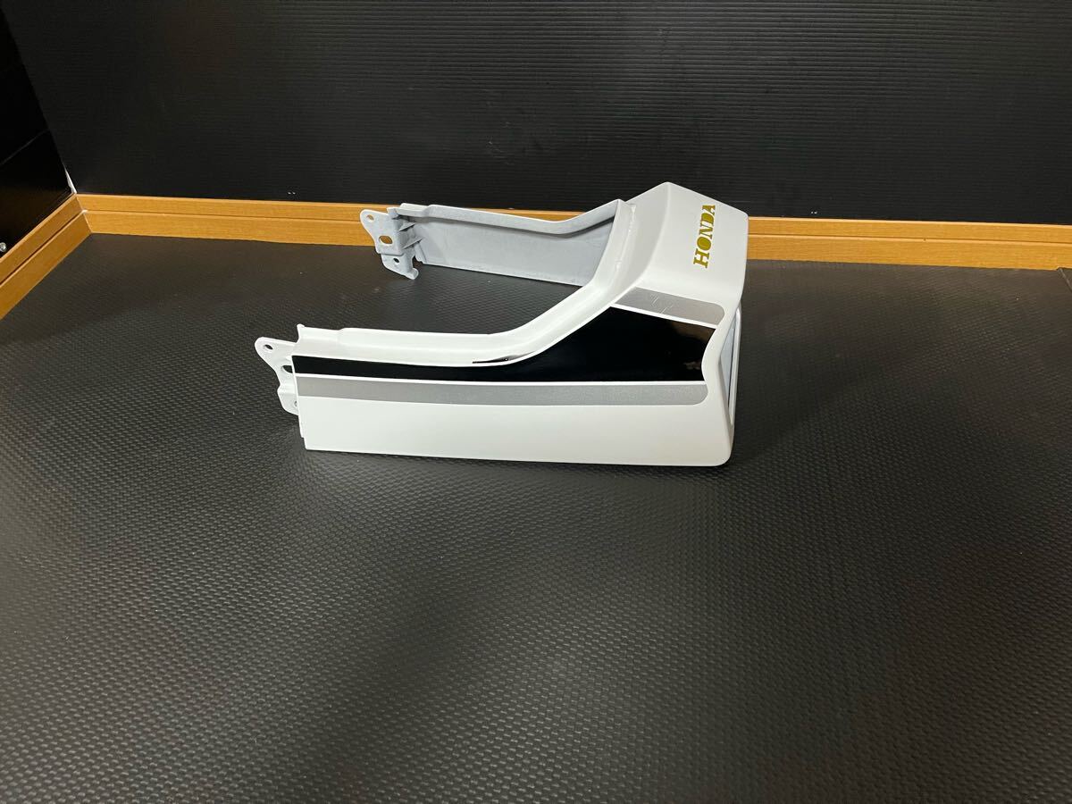 CBR400F 希少! 純正 本物!! 純正テールカウル 割れ、破損無し!! マニア beet カフェ 当時物 旧車會 タンク 外装 サイドカバー RPM拍卖